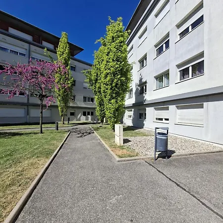 Le 540 - - Parking