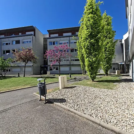 Le 540 - - Parking Annecy